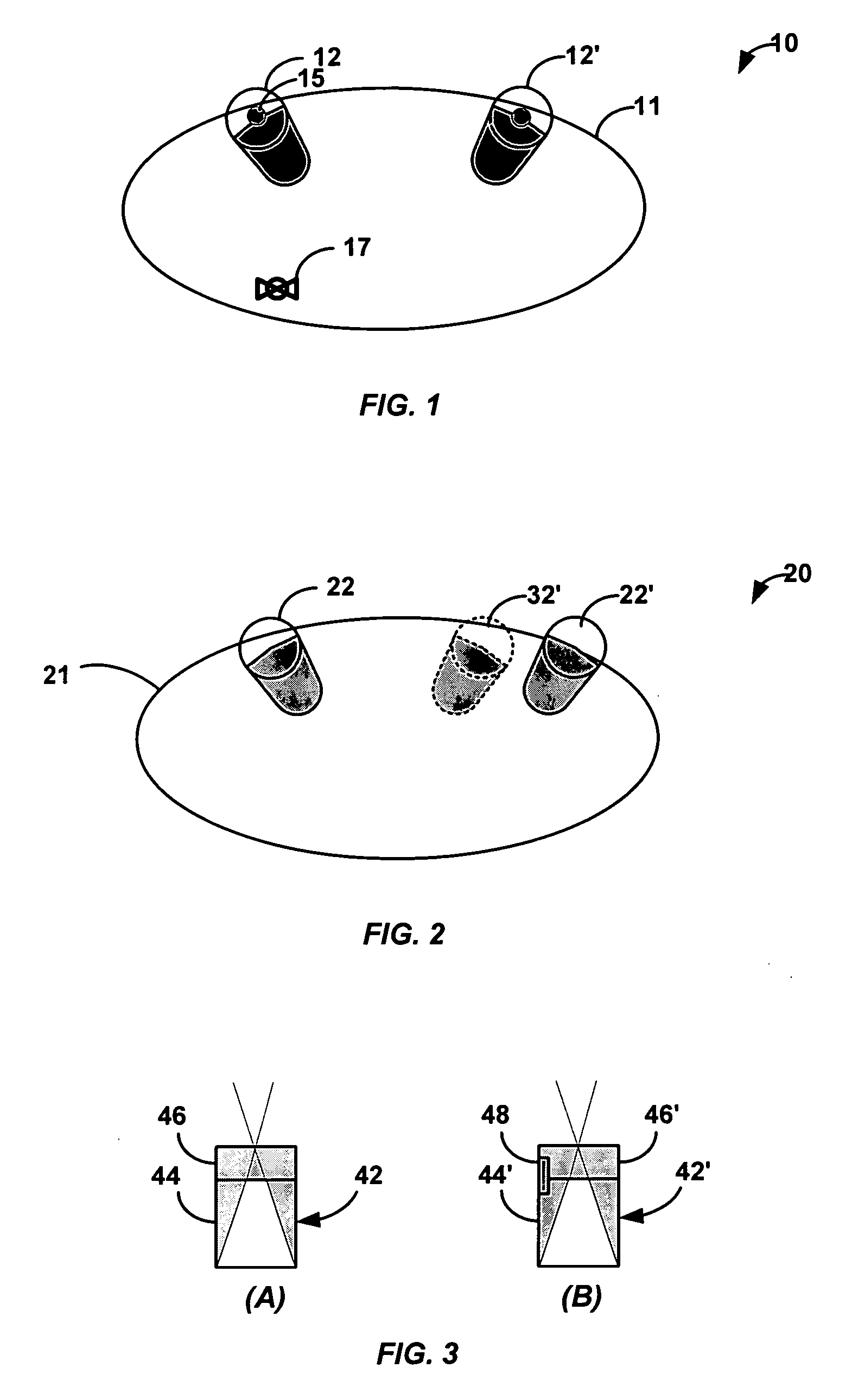 Hand-operated squeezable eye washer