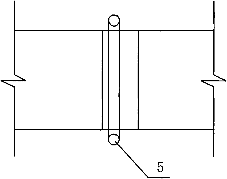 Natural ventilation method for relieving sill-lifting cavitation of high-lift ship lock sudden-enlargement gallery