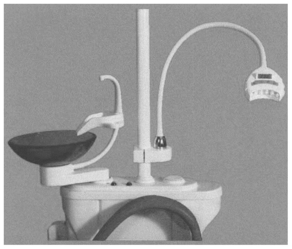 Tooth whitening combination and use method thereof