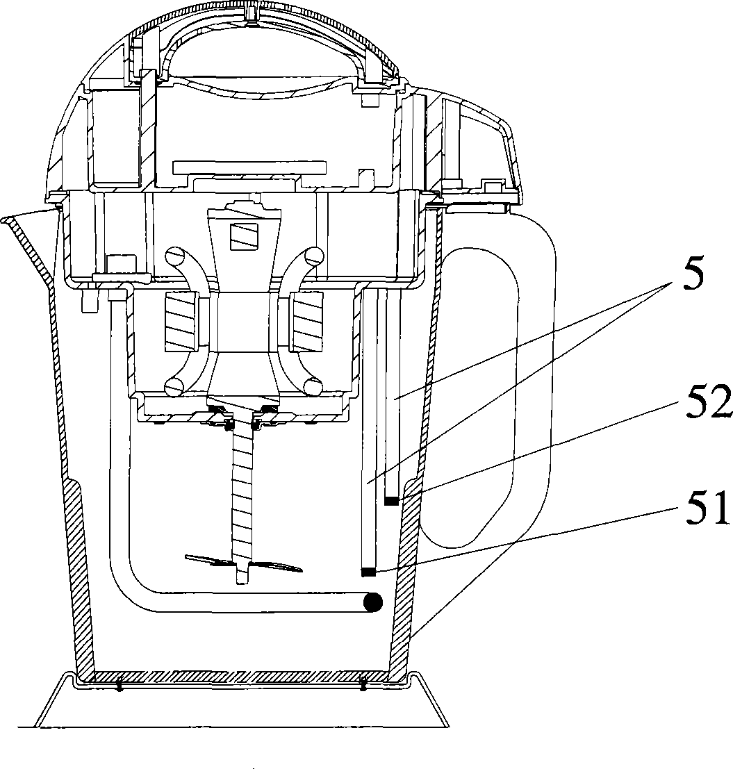 Soybean milk machine capable of automatically selecting pulping program according to water level