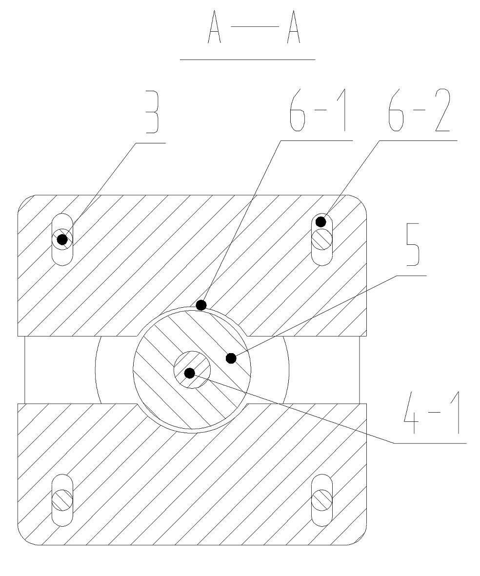 Mining large electromotor coupler dismounting device