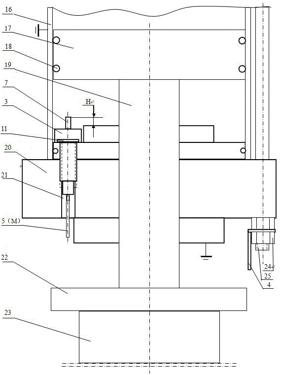 The detection device for the bottom of the built-in piston in the shelling cylinder of the electrolytic cell