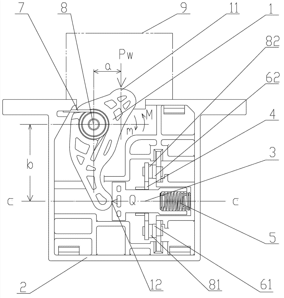 Switching device with amplified clearance between open contacts according to needs