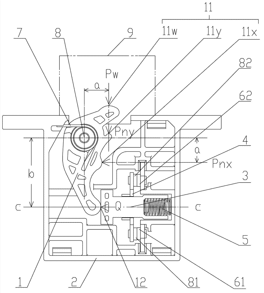 Switching device with amplified clearance between open contacts according to needs