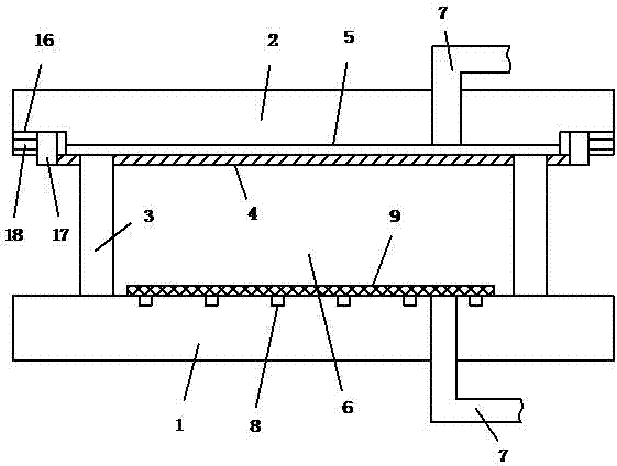 Laminating apparatus for solar assembly and laminating packaging method thereof