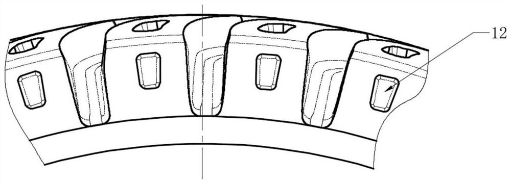 Prevulcanized annular crown of extra-large tire and its preparation method and application