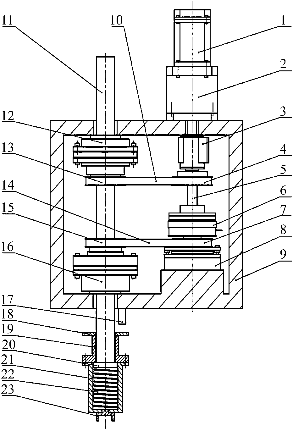 Automatic single-drive double-movement bolt tightening device and bolt tightening method thereof