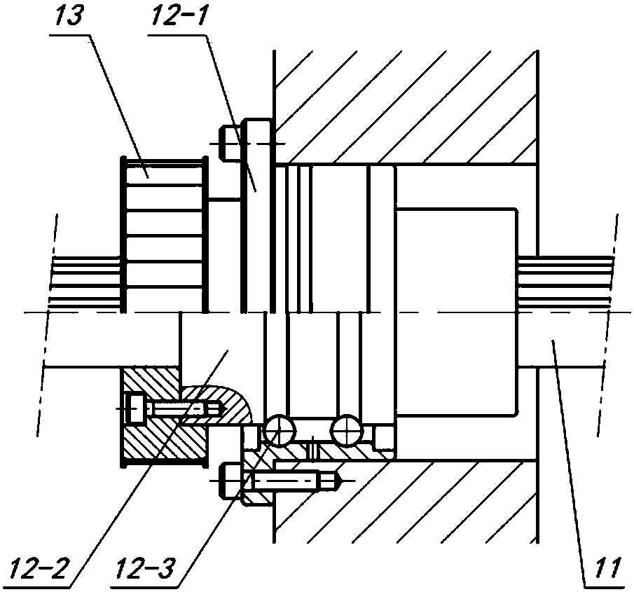 Automatic single-drive double-movement bolt tightening device and bolt tightening method thereof