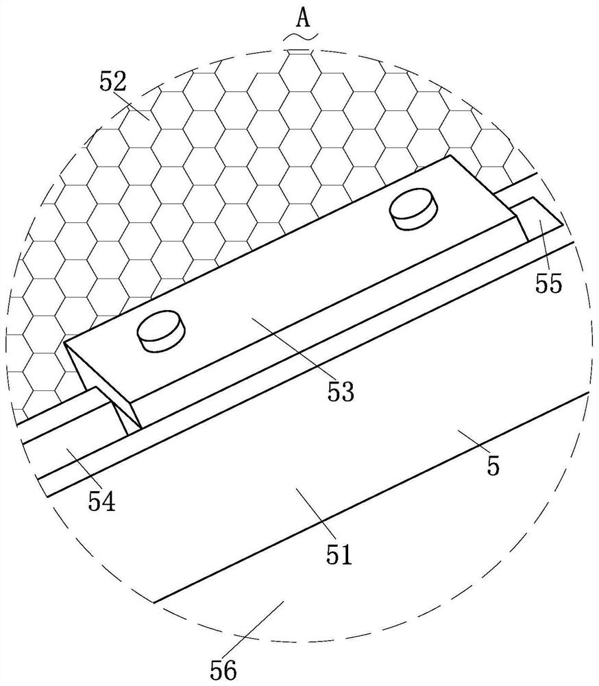 A feeding mechanism for an extruder for the production of plastic pipes