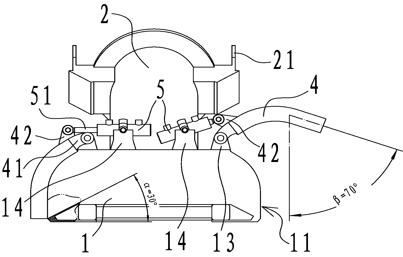 Sweeping and suction desilting machine for floating sludge and flowing sludge of drinking water reservoir and desilting method thereof