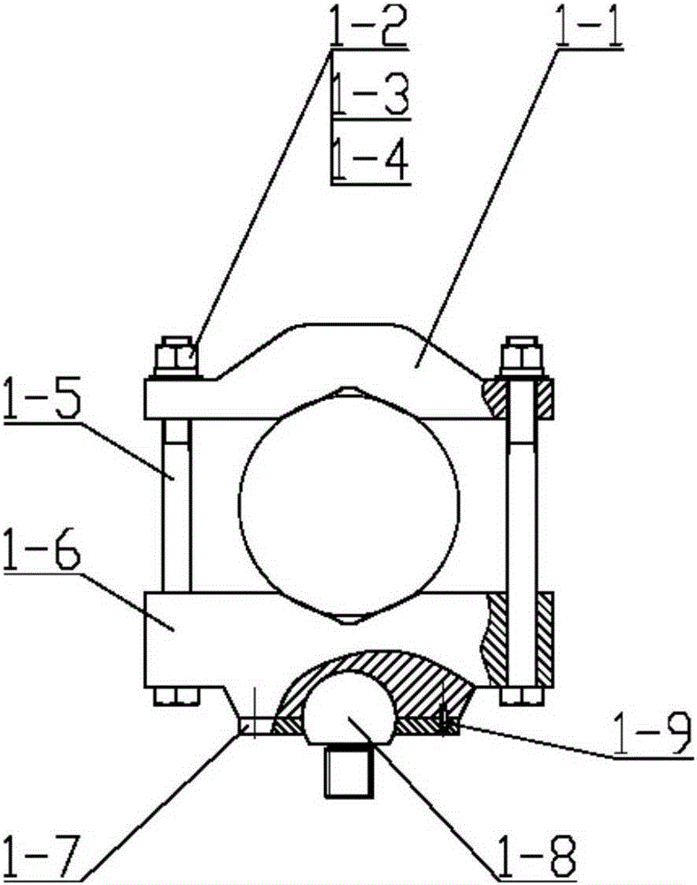 Four-point bending test device for pipe full-size evaluation