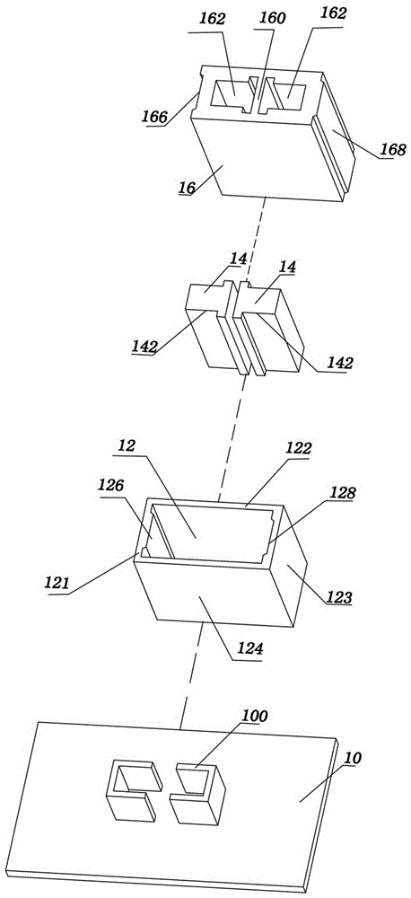 Block mold and method for pressing and forming blocks by using same