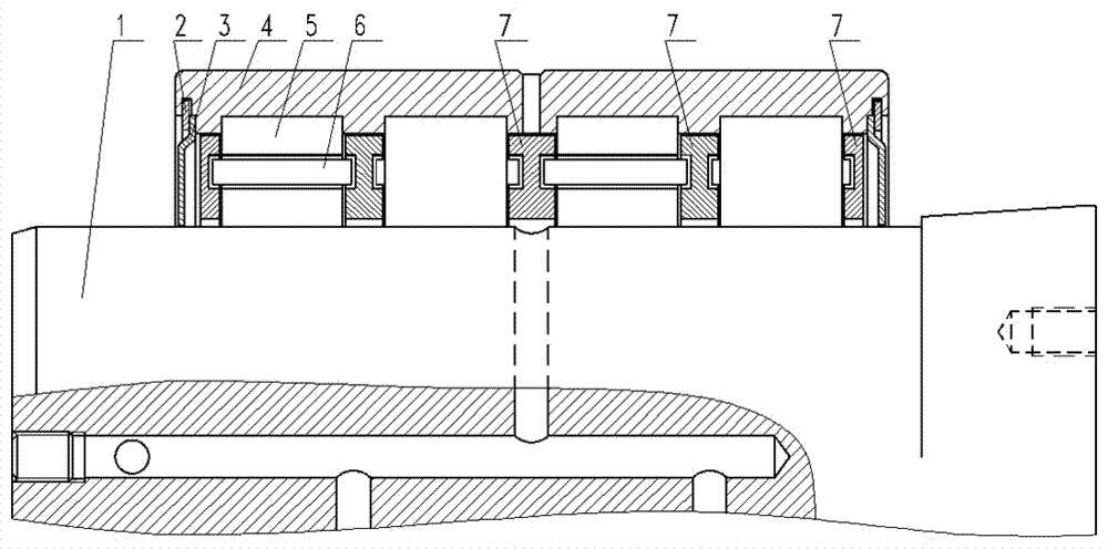 Novel airtight full-loaded four-row cylindrical roller bearing