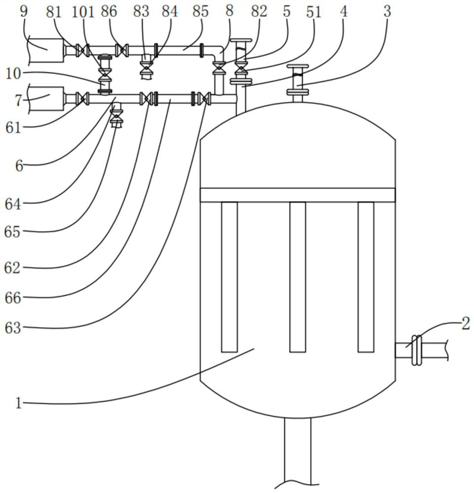 Online cleaning device for methanol washing methanol filter