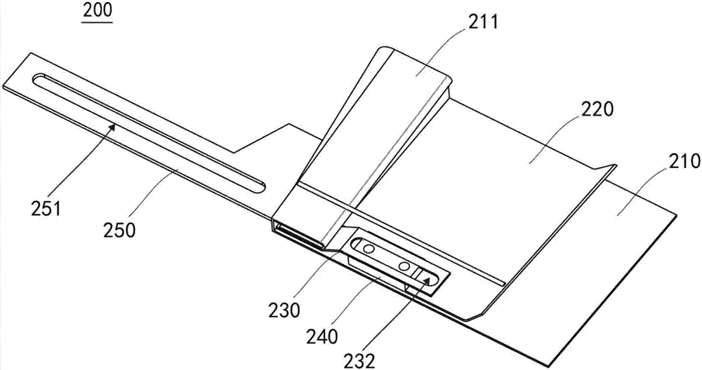 Cutting piece folding device