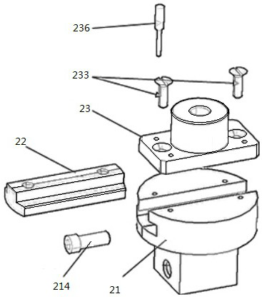 An indexable clamp with adjustable eccentricity on the indexing chuck