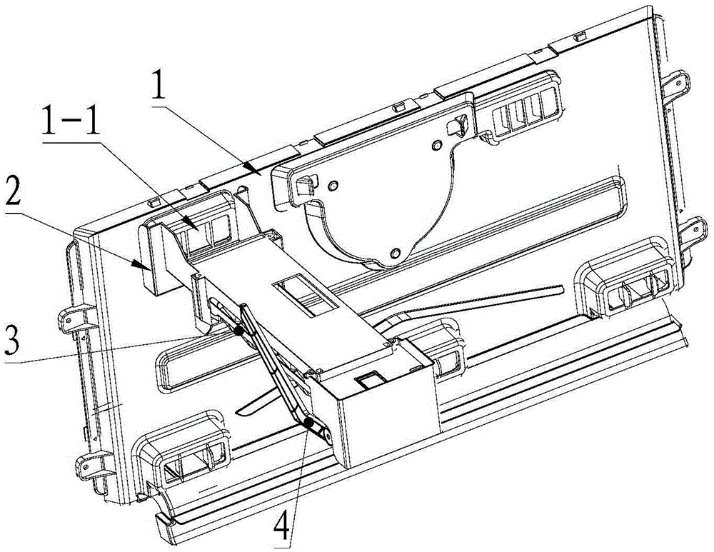 Ice maker and refrigerator