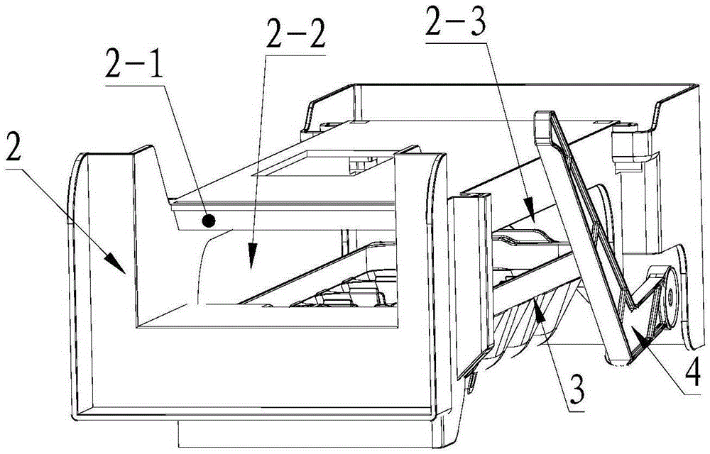 Ice maker and refrigerator