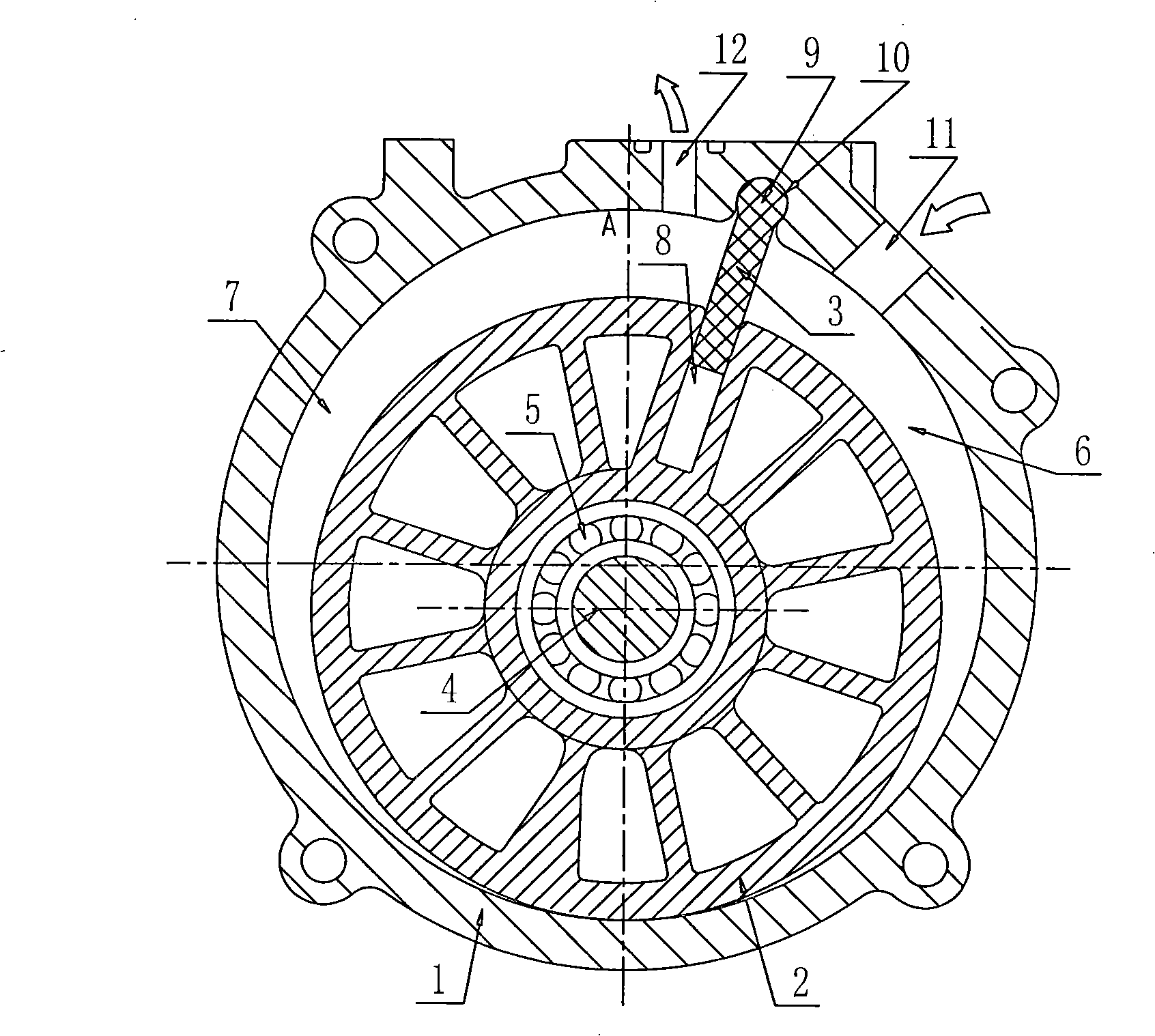 Translation type rotary compressing device