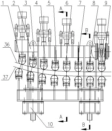 Centralized-driven pulling-straightening device with closely-arranged rollers and continuous casting machine adopting same