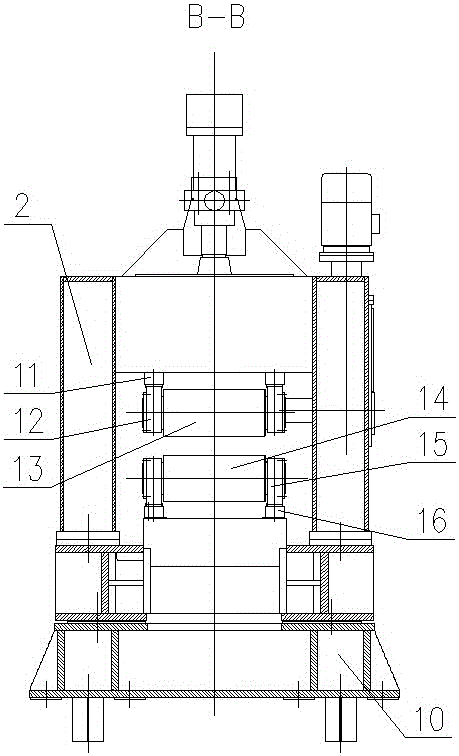 Centralized-driven pulling-straightening device with closely-arranged rollers and continuous casting machine adopting same