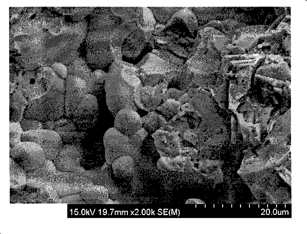 Composite multilevel Y2O3 powder crucible and method for producing the same with isostatic pressing technique