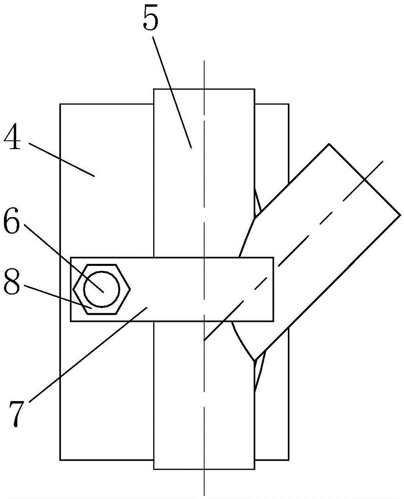 Clamping table for machining slanting tee joint valves