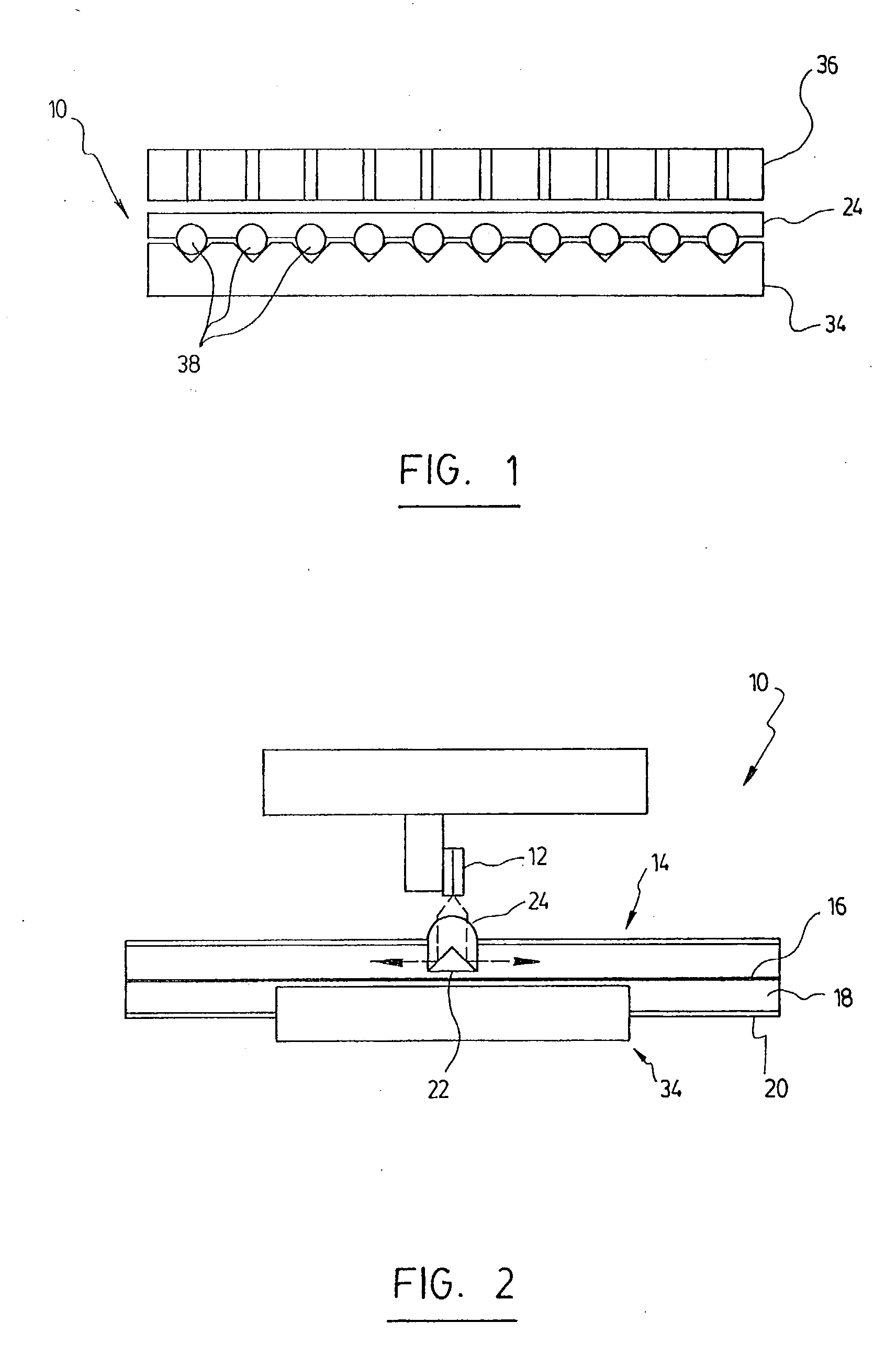 Light coupling between a light source and an optical waveguide