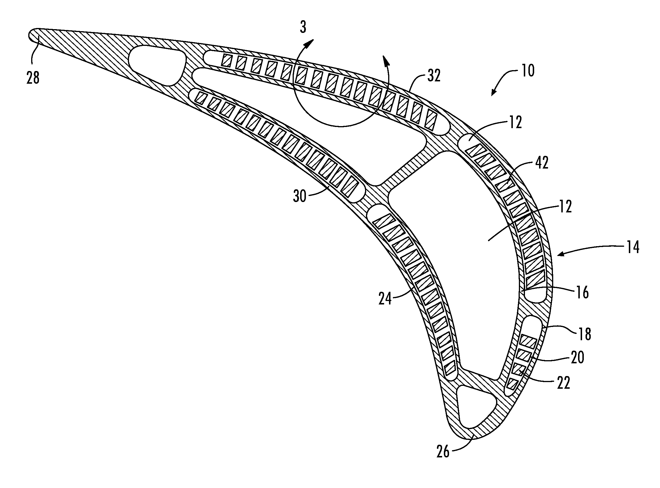 Turbine airfoil with a compliant outer wall