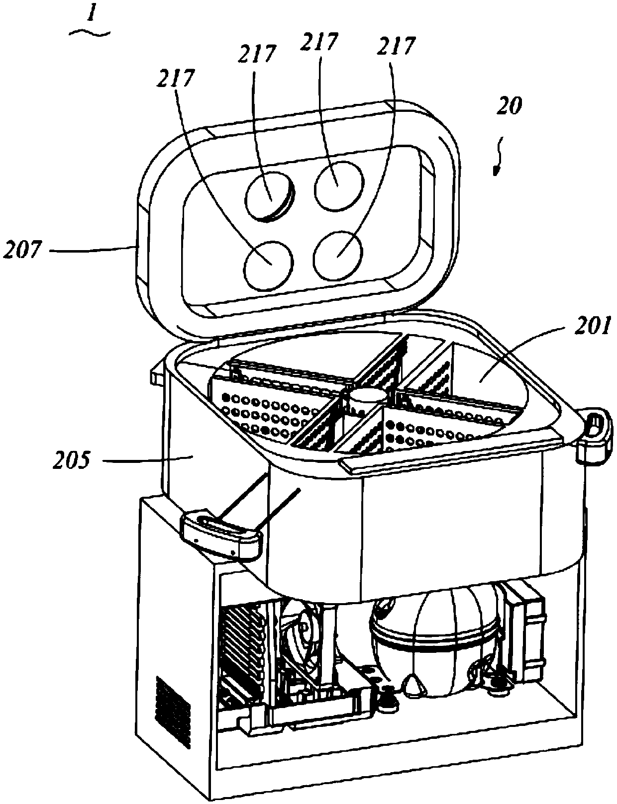 Portable refrigerating device, and uncovering control method of portable refrigerating device