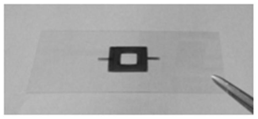 A stacked supercapacitor with arbitrary shape on the same substrate and its preparation method