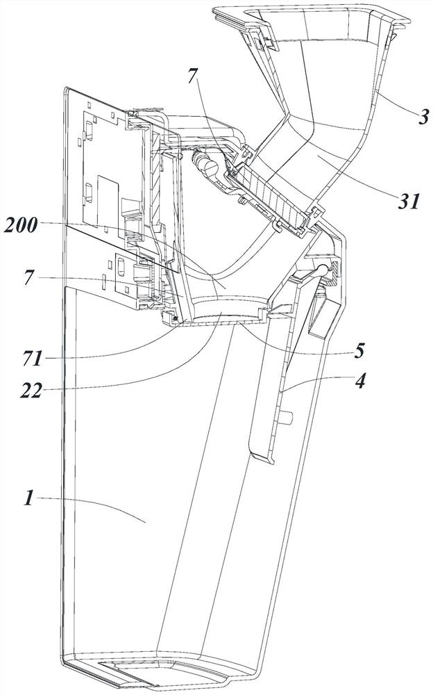 Distributor and refrigerator with distributor