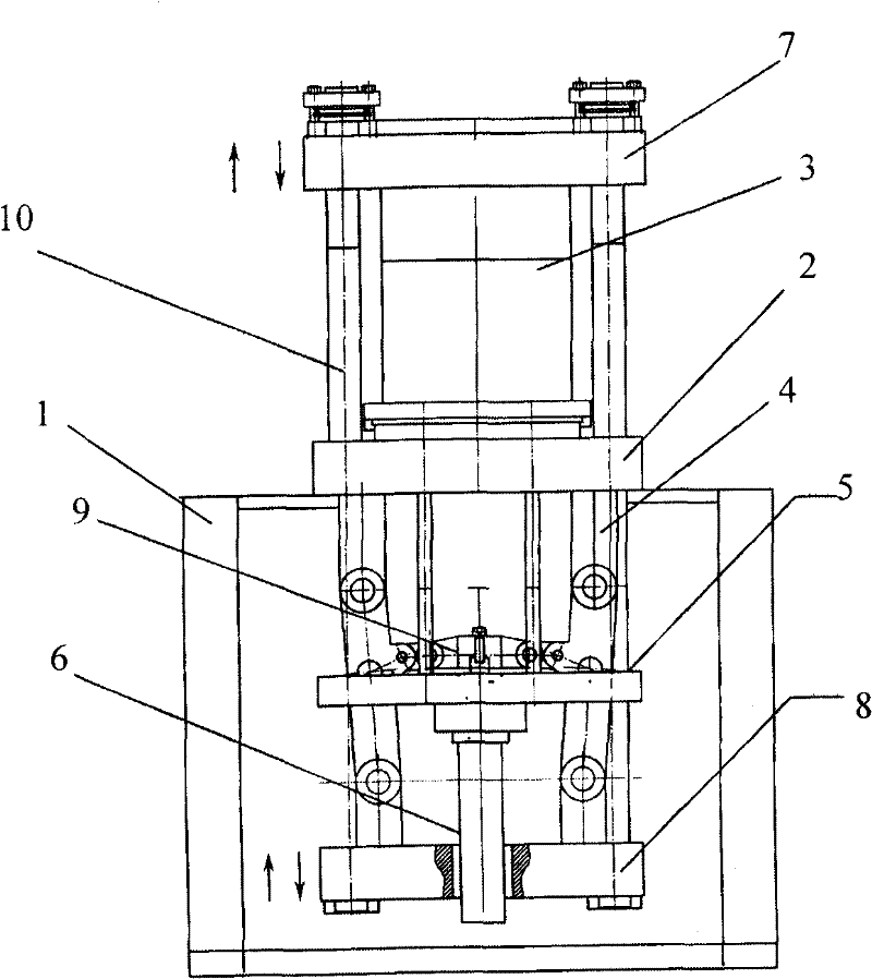 Mould closing device of vertical injection moulding machine