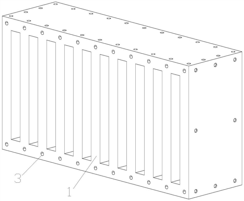 Water-permeable box body for constructing flow separation embankment and flow separation embankment structure