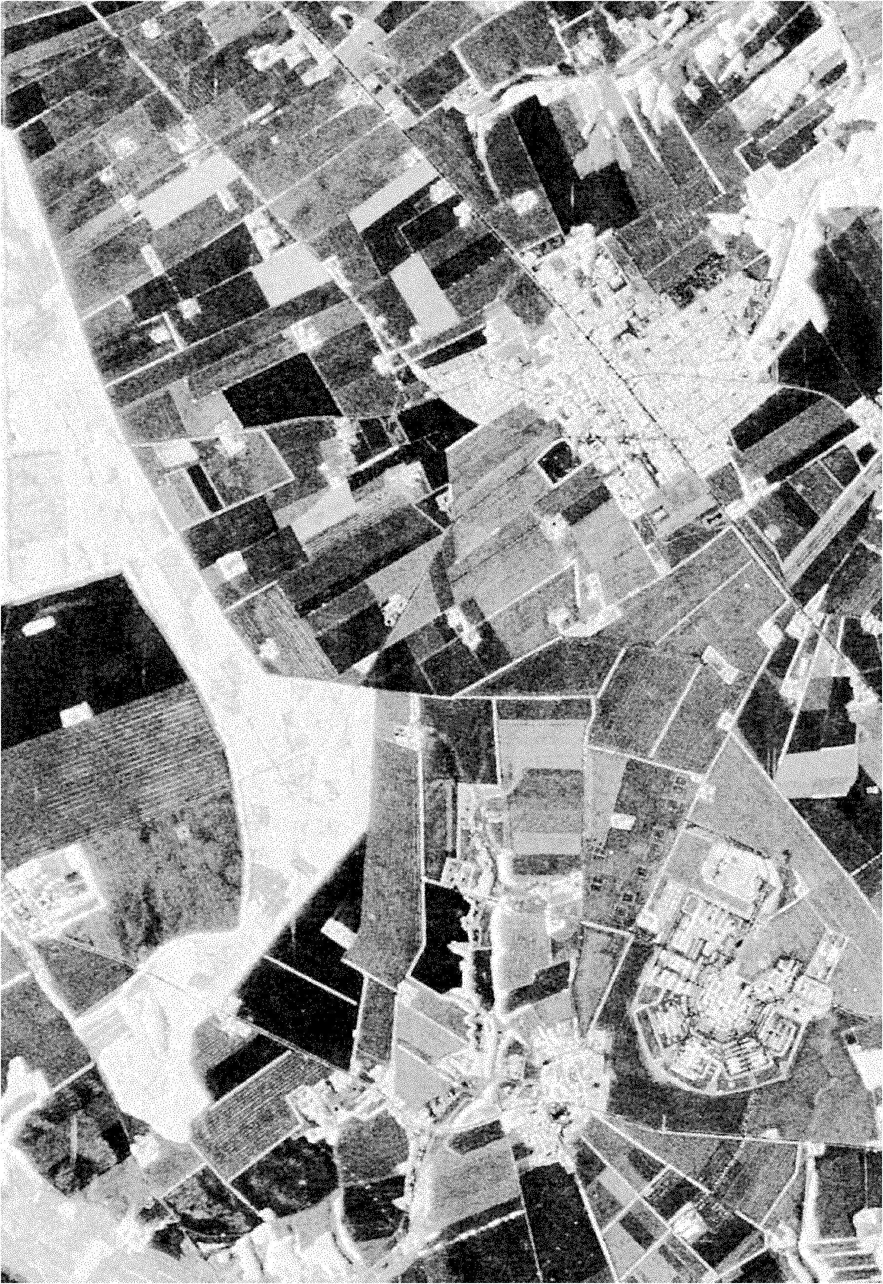 Polarimetric synthetic aperture radar image target detection method based on quotient space granular computing