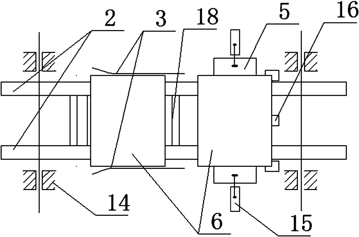 Tray stacking mechanism and stacking method thereof