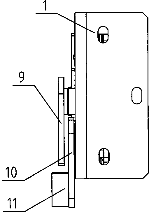 Sliding gate electronic lock of half-height automatic platform gate on basis of oscillating bars and locking plate