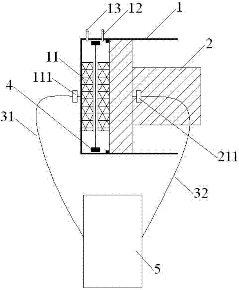 Apparatus and method for testing conductivity of battery diaphragm