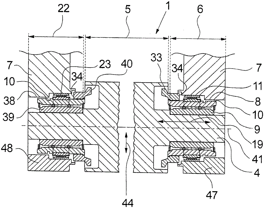 Device for pressing the yarn onto the bobbin