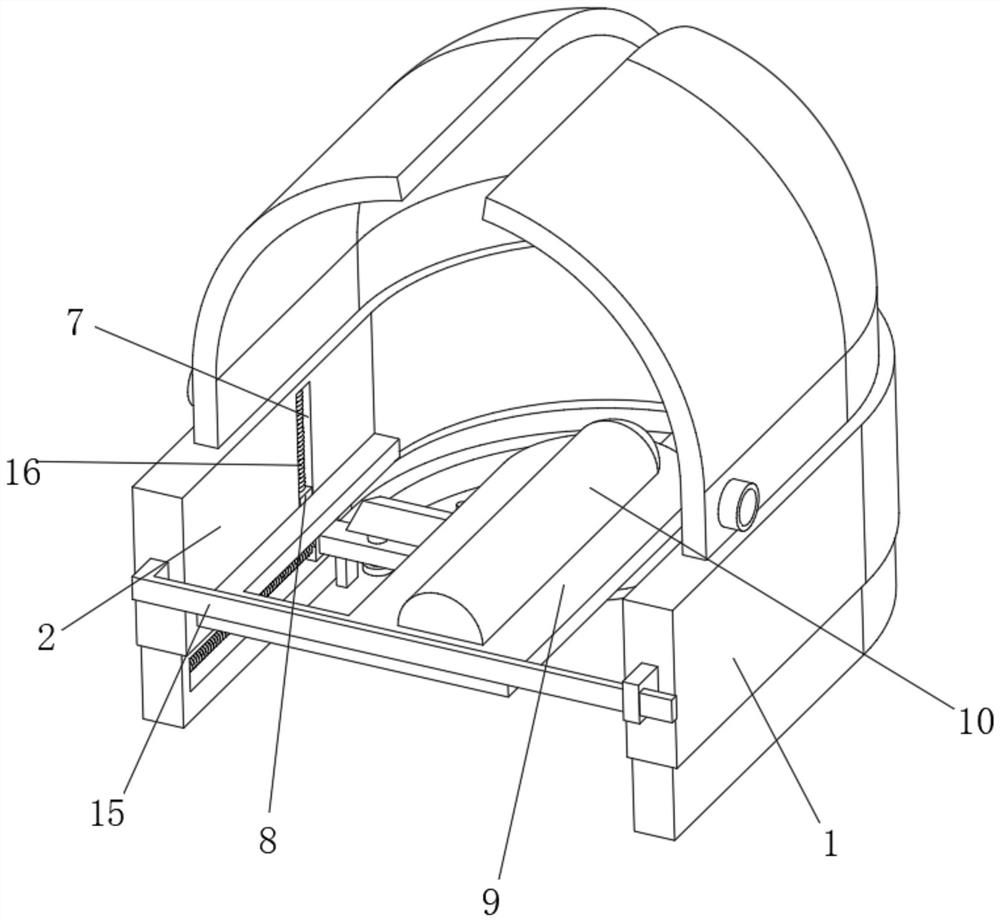 Horseshoe active trimmer based on self-weight driving for horse breeding