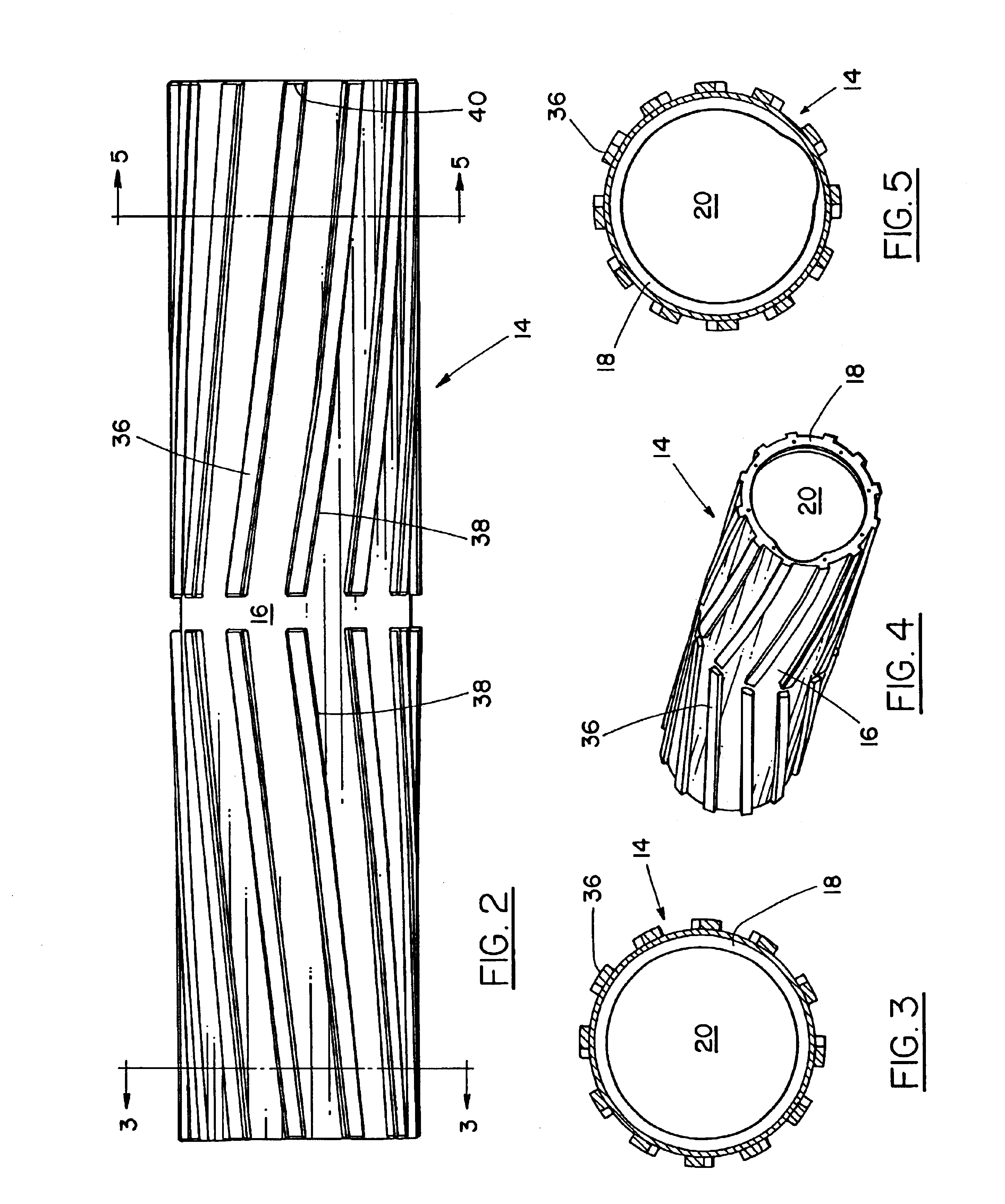 Self-cleaning conveyor roller