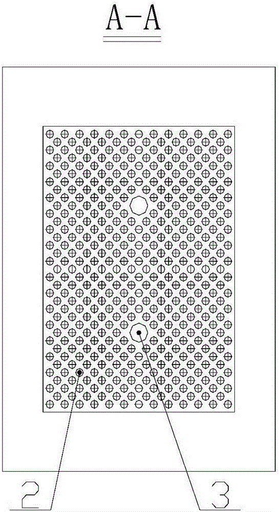 Wind distribution device facilitating discharging of big particle matter and multi-flow circulating fluidized bed boiler