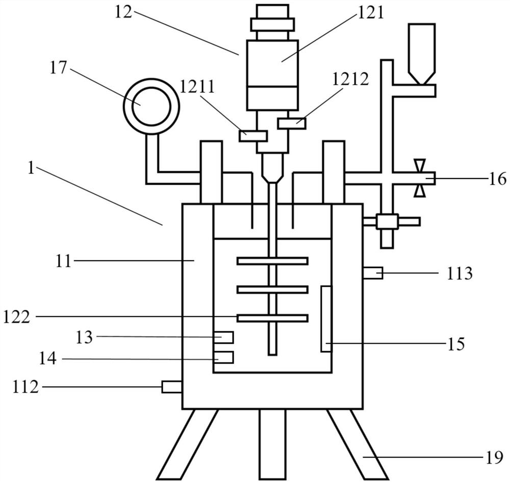 Continuous reactor for synthesizing high-crystallinity nanoscale solid electrolyte precursor and synthesis method