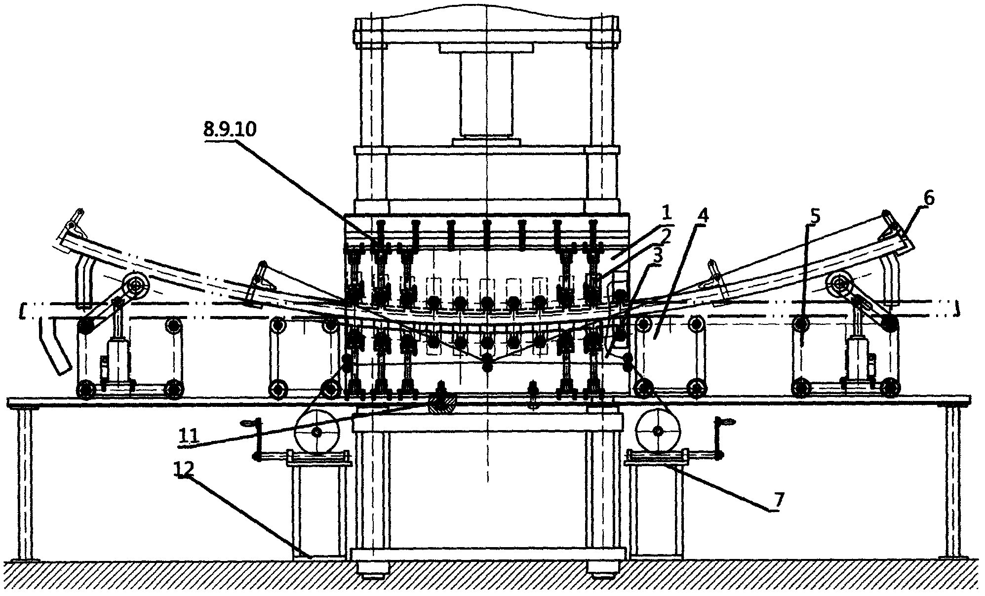 Bending device for large induction furnace wall and bending method