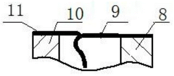 Explosion welding forming device for titaniumtim and ordinary low-alloy steel composite head