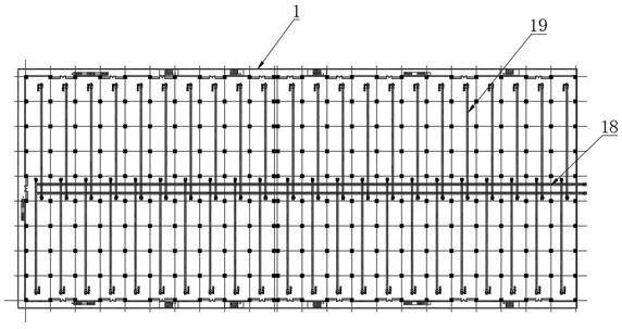 Low-temperature grain storage double-layer wall square silo and silo entering and exiting method