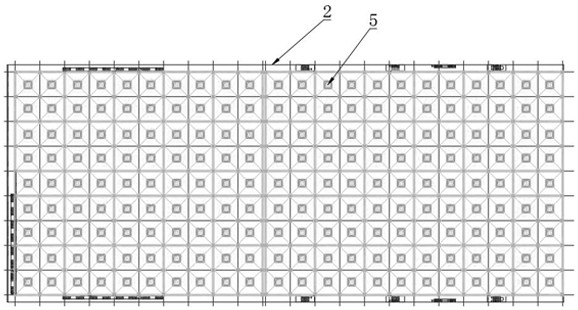 Low-temperature grain storage double-layer wall square silo and silo entering and exiting method