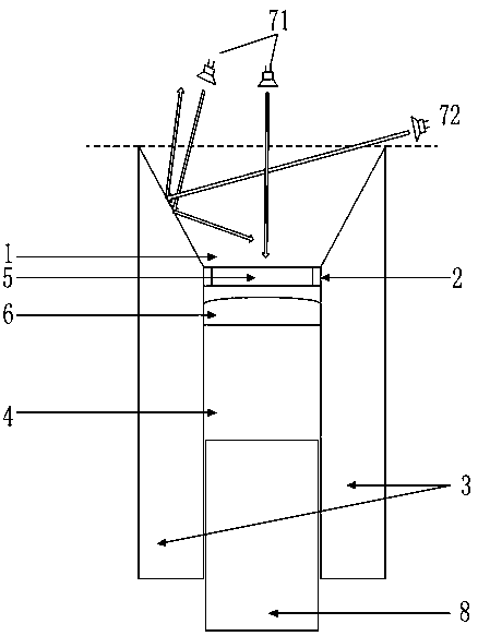 Sound insulation sleeve for microphone noise reduction and microphone structure