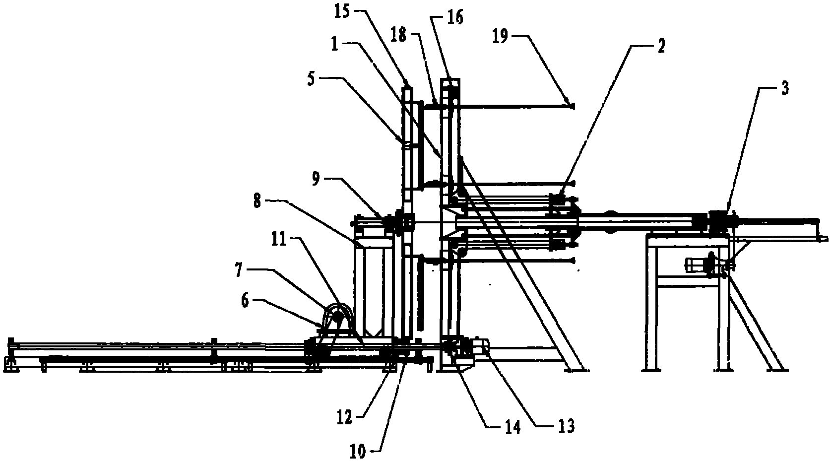 Traction type rolling welding machine