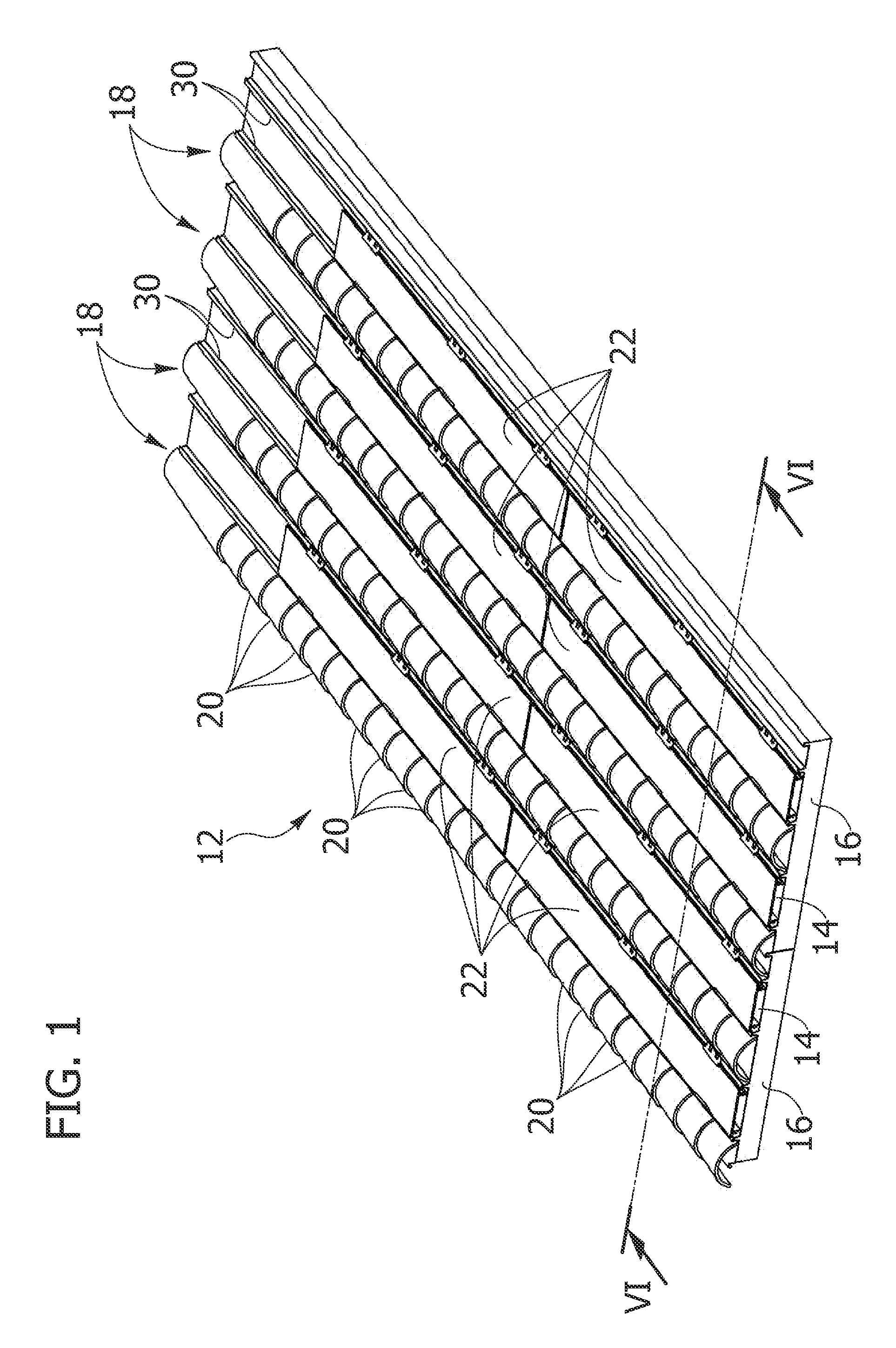 Building roof with rows of curved tiles alternating with strip-shaped solar modules, and sheet-metal panel for making said roof